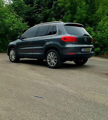 Фольксваген Тігуан, об'ємом двигуна 2 л та пробігом 205 тис. км за 12700 $, фото 4 на Automoto.ua