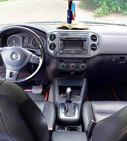 Фольксваген Тігуан, об'ємом двигуна 2 л та пробігом 205 тис. км за 12700 $, фото 9 на Automoto.ua