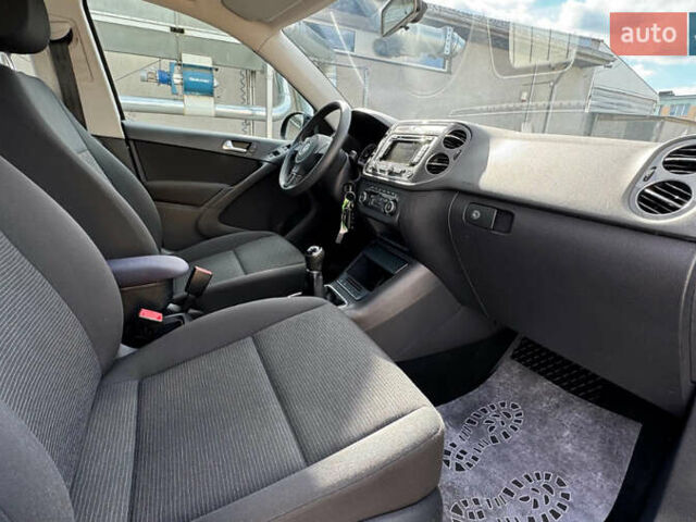 Фольксваген Тигуан, объемом двигателя 1.39 л и пробегом 76 тыс. км за 4285 $, фото 10 на Automoto.ua