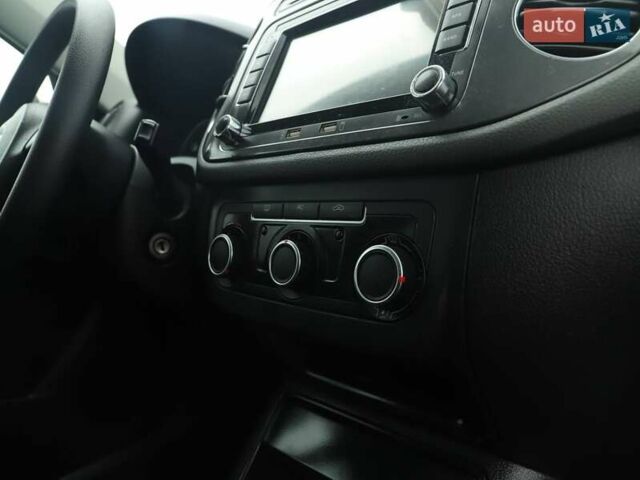 Фольксваген Тігуан, об'ємом двигуна 2 л та пробігом 180 тис. км за 10800 $, фото 14 на Automoto.ua