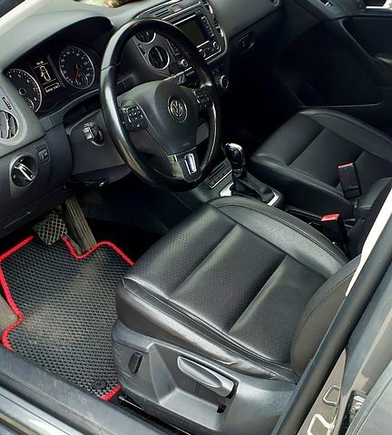 Фольксваген Тігуан, об'ємом двигуна 2 л та пробігом 205 тис. км за 12700 $, фото 10 на Automoto.ua