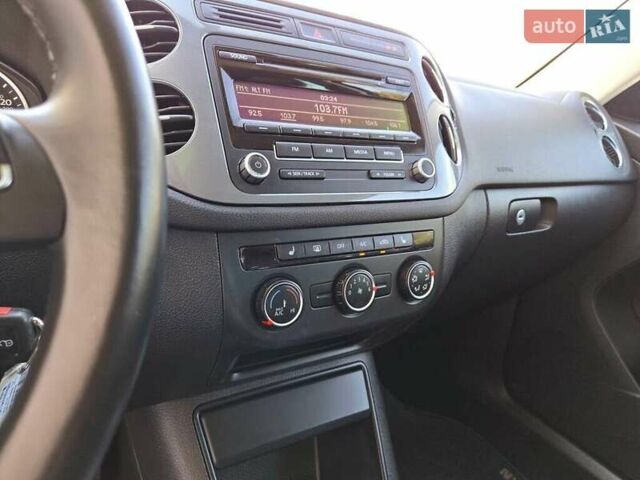 Фольксваген Тигуан, объемом двигателя 1.98 л и пробегом 127 тыс. км за 1400 $, фото 17 на Automoto.ua