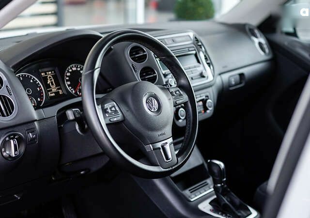 Фольксваген Тигуан, объемом двигателя 2 л и пробегом 77 тыс. км за 17587 $, фото 13 на Automoto.ua
