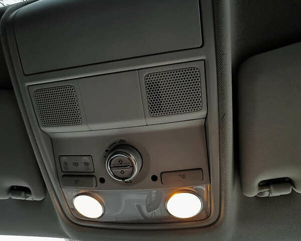 Фольксваген Тигуан, объемом двигателя 2 л и пробегом 168 тыс. км за 11500 $, фото 12 на Automoto.ua