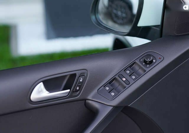 Фольксваген Тигуан, объемом двигателя 2 л и пробегом 77 тыс. км за 17587 $, фото 12 на Automoto.ua