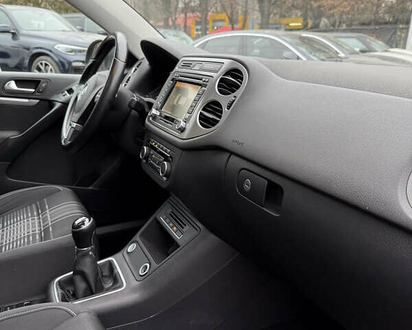 Фольксваген Тігуан, об'ємом двигуна 2 л та пробігом 171 тис. км за 16800 $, фото 32 на Automoto.ua