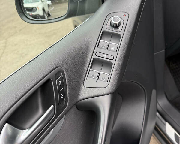 Фольксваген Тігуан, об'ємом двигуна 2 л та пробігом 171 тис. км за 16800 $, фото 31 на Automoto.ua