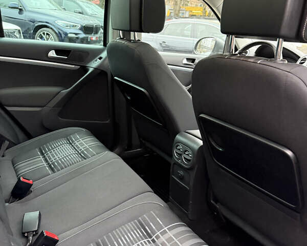 Фольксваген Тігуан, об'ємом двигуна 2 л та пробігом 171 тис. км за 16800 $, фото 24 на Automoto.ua