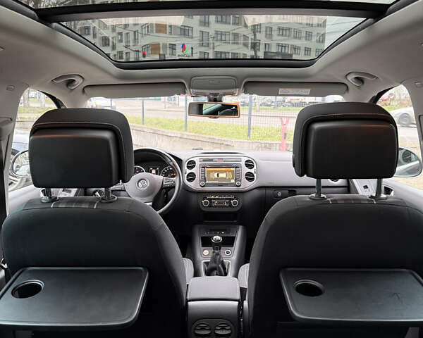 Фольксваген Тігуан, об'ємом двигуна 2 л та пробігом 171 тис. км за 16800 $, фото 26 на Automoto.ua