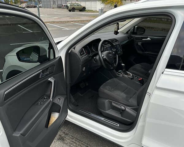 Фольксваген Тигуан, объемом двигателя 1.98 л и пробегом 198 тыс. км за 23500 $, фото 6 на Automoto.ua