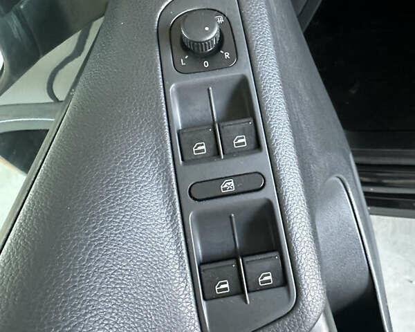 Фольксваген Тигуан, объемом двигателя 2 л и пробегом 123 тыс. км за 12000 $, фото 9 на Automoto.ua