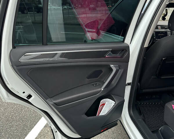 Фольксваген Тигуан, объемом двигателя 1.98 л и пробегом 198 тыс. км за 23500 $, фото 14 на Automoto.ua