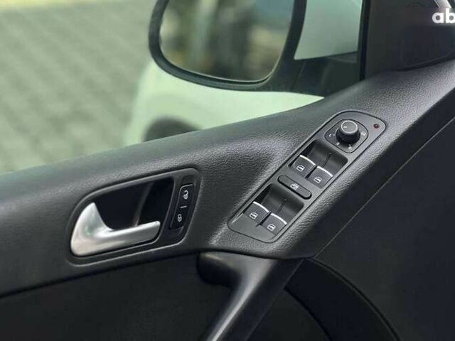 Фольксваген Тигуан, объемом двигателя 2 л и пробегом 164 тыс. км за 14200 $, фото 8 на Automoto.ua