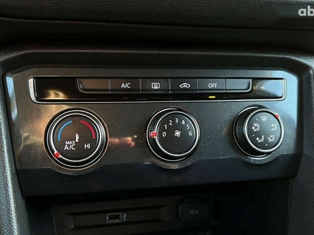 Фольксваген Тигуан, объемом двигателя 2 л и пробегом 201 тыс. км за 15999 $, фото 16 на Automoto.ua