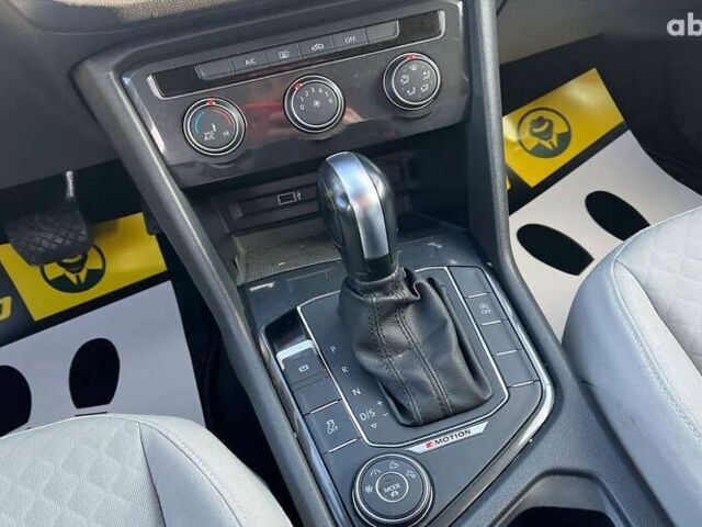 Фольксваген Тігуан, об'ємом двигуна 2 л та пробігом 42 тис. км за 18000 $, фото 16 на Automoto.ua