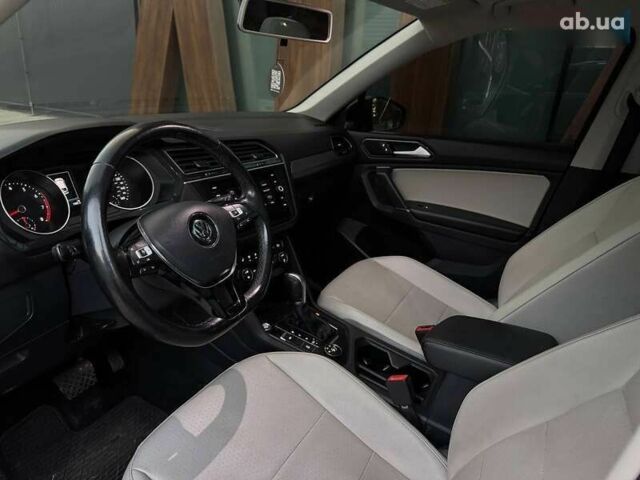 Фольксваген Тигуан, объемом двигателя 2 л и пробегом 225 тыс. км за 15500 $, фото 15 на Automoto.ua