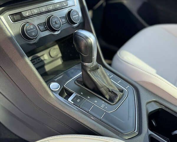 Фольксваген Тигуан, объемом двигателя 2 л и пробегом 112 тыс. км за 17900 $, фото 9 на Automoto.ua