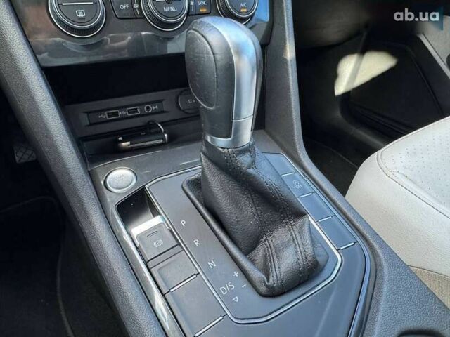 Фольксваген Тігуан, об'ємом двигуна 2 л та пробігом 147 тис. км за 19200 $, фото 29 на Automoto.ua