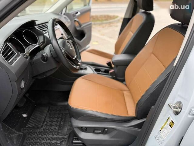 Фольксваген Тигуан, объемом двигателя 2 л и пробегом 72 тыс. км за 19300 $, фото 21 на Automoto.ua