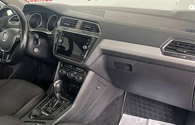 Фольксваген Тигуан, объемом двигателя 2 л и пробегом 205 тыс. км за 21950 $, фото 9 на Automoto.ua