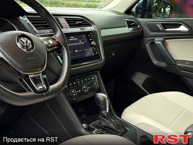 Фольксваген Тігуан, об'ємом двигуна 2 л та пробігом 103 тис. км за 18999 $, фото 10 на Automoto.ua