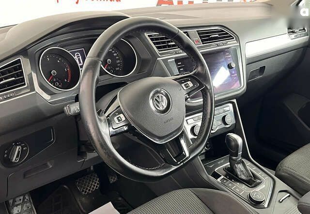 Фольксваген Тигуан, объемом двигателя 2 л и пробегом 205 тыс. км за 21950 $, фото 7 на Automoto.ua