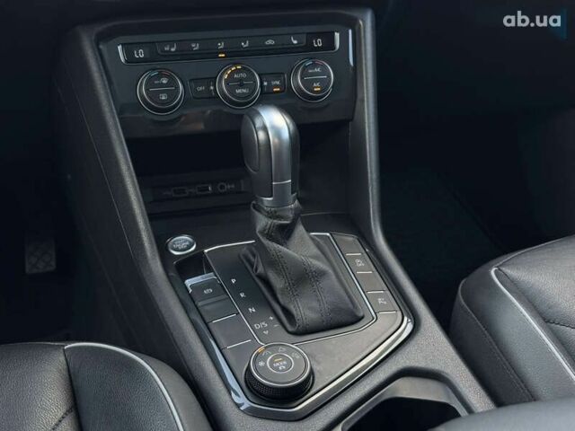 Фольксваген Тигуан, объемом двигателя 2 л и пробегом 146 тыс. км за 21300 $, фото 26 на Automoto.ua