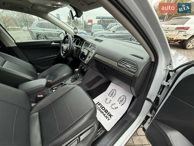 Фольксваген Тигуан, объемом двигателя 2 л и пробегом 171 тыс. км за 16100 $, фото 16 на Automoto.ua