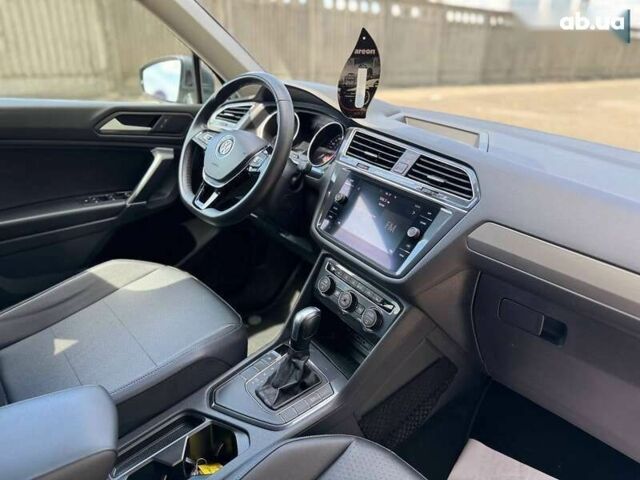 Фольксваген Тигуан, объемом двигателя 2 л и пробегом 185 тыс. км за 19500 $, фото 25 на Automoto.ua