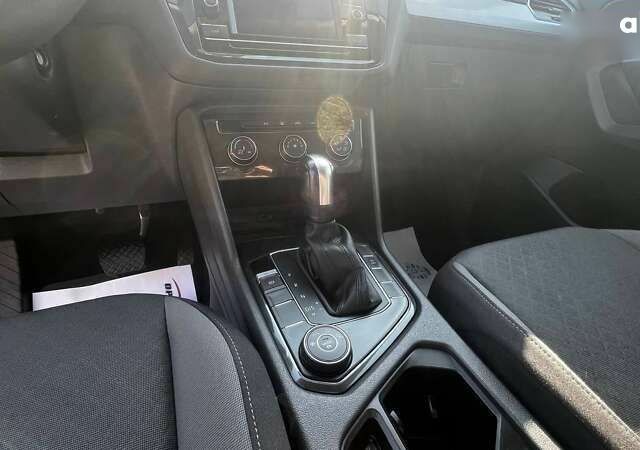 Фольксваген Тігуан, об'ємом двигуна 2 л та пробігом 163 тис. км за 15990 $, фото 17 на Automoto.ua