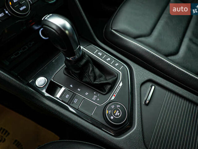 Фольксваген Тигуан, объемом двигателя 2 л и пробегом 56 тыс. км за 31844 $, фото 17 на Automoto.ua