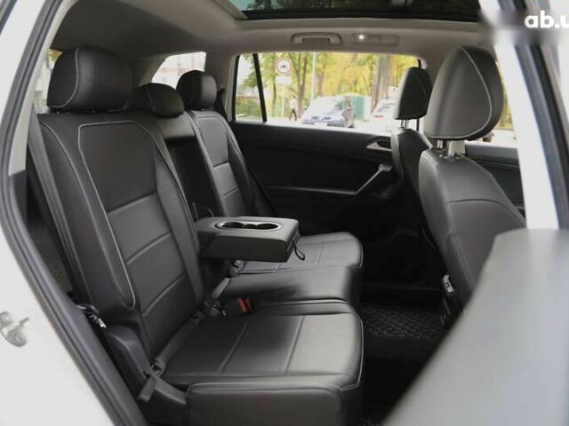 Фольксваген Тигуан, объемом двигателя 2 л и пробегом 31 тыс. км за 23000 $, фото 9 на Automoto.ua