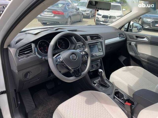 Фольксваген Тигуан, объемом двигателя 2 л и пробегом 33 тыс. км за 18900 $, фото 10 на Automoto.ua