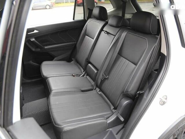 Фольксваген Тигуан, объемом двигателя 2 л и пробегом 21 тыс. км за 27900 $, фото 10 на Automoto.ua