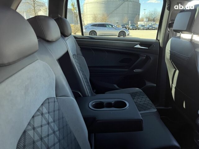 Фольксваген Тігуан, об'ємом двигуна 2 л та пробігом 1 тис. км за 60317 $, фото 13 на Automoto.ua