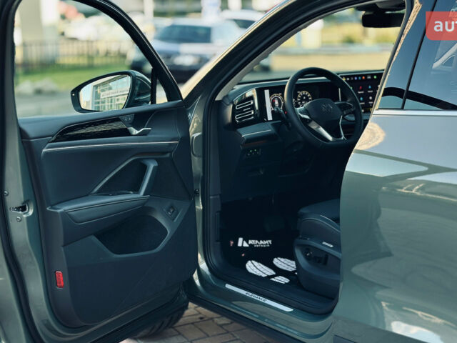 купить новое авто Фольксваген Тигуан 2024 года от официального дилера Автодім Атлант на Вацлава Гавела Фольксваген фото