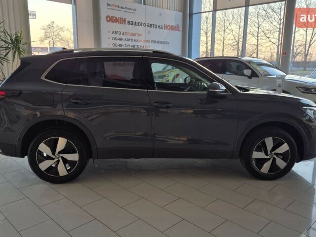 Фольксваген Тигуан, объемом двигателя 1.97 л и пробегом 0 тыс. км за 49976 $, фото 9 на Automoto.ua
