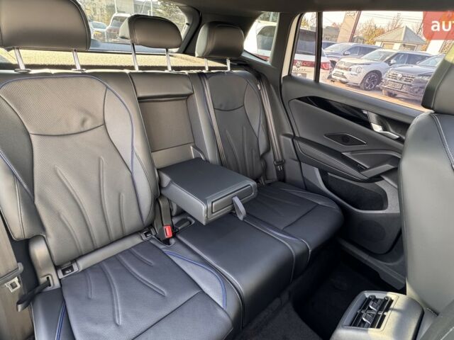 Фольксваген Тигуан, объемом двигателя 1.97 л и пробегом 0 тыс. км за 53000 $, фото 3 на Automoto.ua