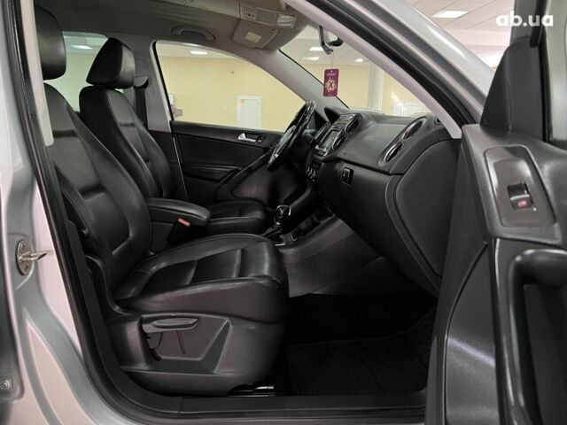 Сірий Фольксваген Тігуан, об'ємом двигуна 0 л та пробігом 220 тис. км за 12600 $, фото 10 на Automoto.ua