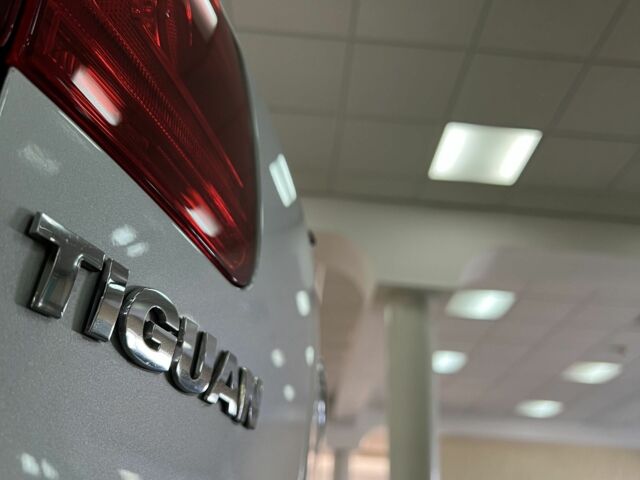 Сірий Фольксваген Тігуан, об'ємом двигуна 0 л та пробігом 220 тис. км за 12600 $, фото 2 на Automoto.ua