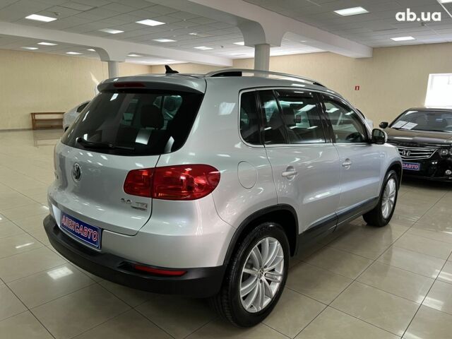 Сірий Фольксваген Тігуан, об'ємом двигуна 0 л та пробігом 220 тис. км за 12600 $, фото 12 на Automoto.ua