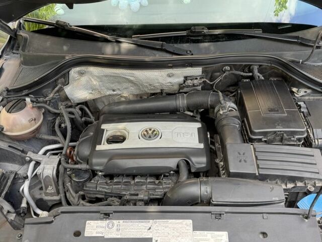 Серый Фольксваген Тигуан, объемом двигателя 2 л и пробегом 177 тыс. км за 12850 $, фото 6 на Automoto.ua