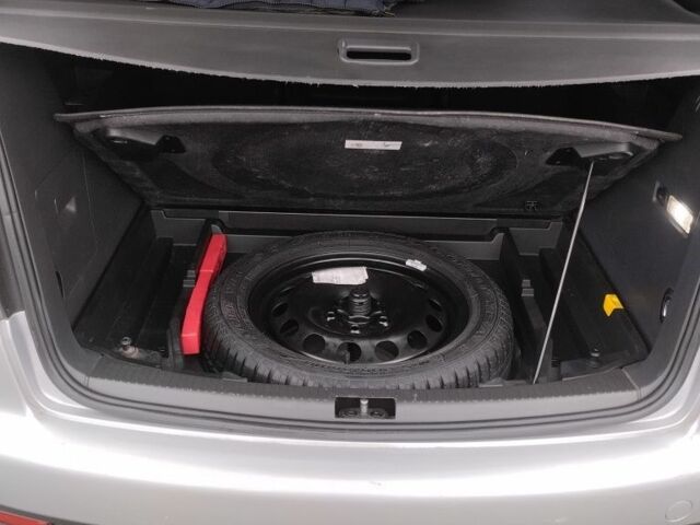 Серый Фольксваген Тигуан, объемом двигателя 1.9 л и пробегом 245 тыс. км за 8600 $, фото 8 на Automoto.ua