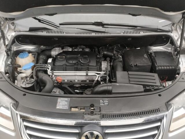 Серый Фольксваген Тигуан, объемом двигателя 1.9 л и пробегом 245 тыс. км за 8600 $, фото 7 на Automoto.ua