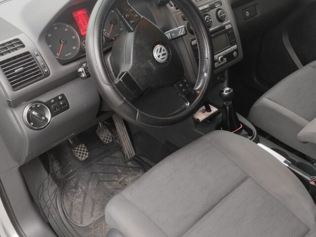 Серый Фольксваген Тигуан, объемом двигателя 1.9 л и пробегом 245 тыс. км за 8600 $, фото 11 на Automoto.ua