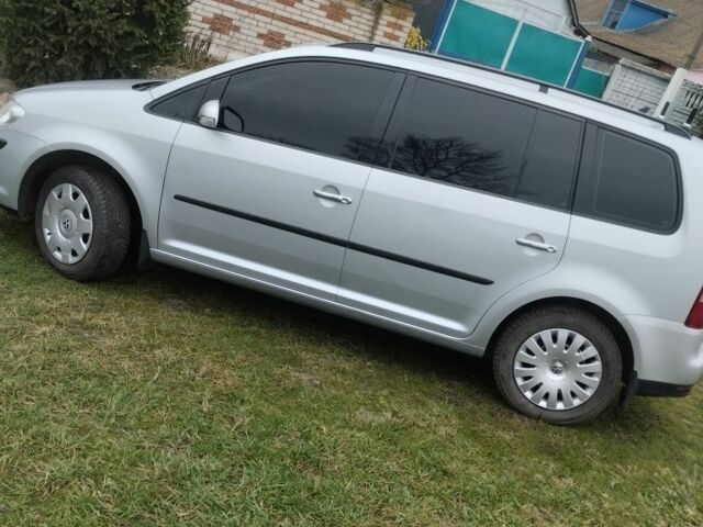 Серый Фольксваген Тигуан, объемом двигателя 1.9 л и пробегом 245 тыс. км за 8600 $, фото 5 на Automoto.ua