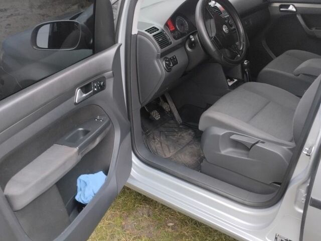 Серый Фольксваген Тигуан, объемом двигателя 1.9 л и пробегом 245 тыс. км за 8600 $, фото 9 на Automoto.ua