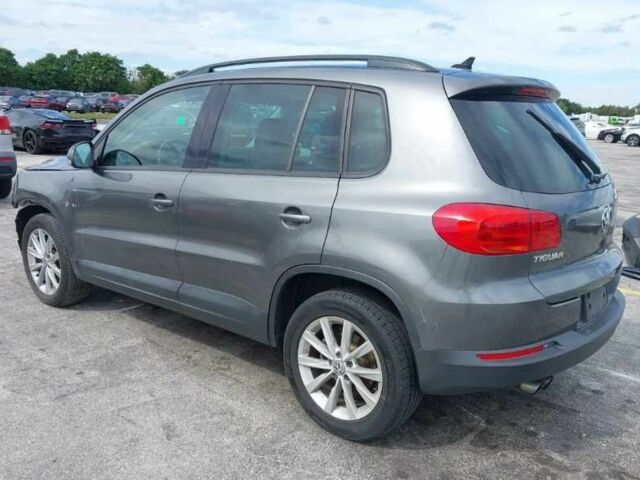 Серый Фольксваген Тигуан, объемом двигателя 2 л и пробегом 167 тыс. км за 8900 $, фото 2 на Automoto.ua