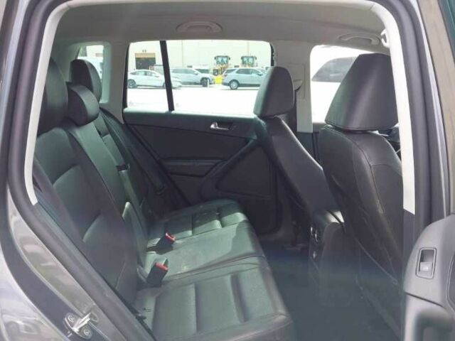 Серый Фольксваген Тигуан, объемом двигателя 2 л и пробегом 167 тыс. км за 8900 $, фото 6 на Automoto.ua