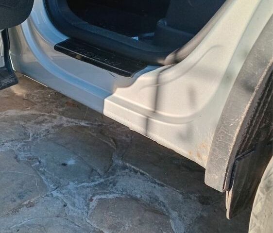 Серый Фольксваген Тигуан, объемом двигателя 1.4 л и пробегом 270 тыс. км за 8000 $, фото 5 на Automoto.ua